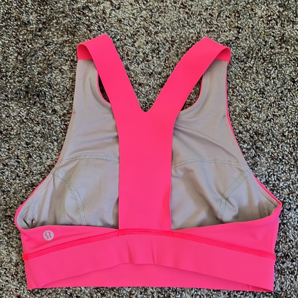 Lululemon Fast and Free bra - Hot Pink, size 6 - Picture 2 of 4